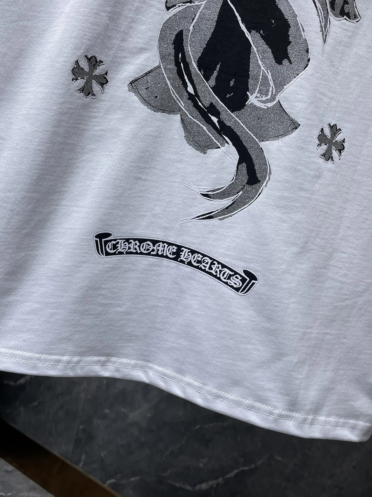 P146 New Chrome Hearts 25ss for summer. High-weight, environmentally friendly and high-quality top-grade fabric. 260g~270g. Chrome overlapping iron cross Sanskrit short sleeves. Counter synchronization. Re-engraved version 1:1. Recommended colors: white, black. Size: S, M, L, XL.